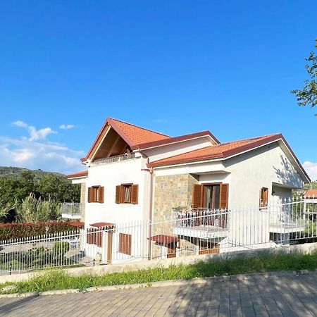 Country Holidays Residence Санта-Марія-ді-Кастеллабате Екстер'єр фото