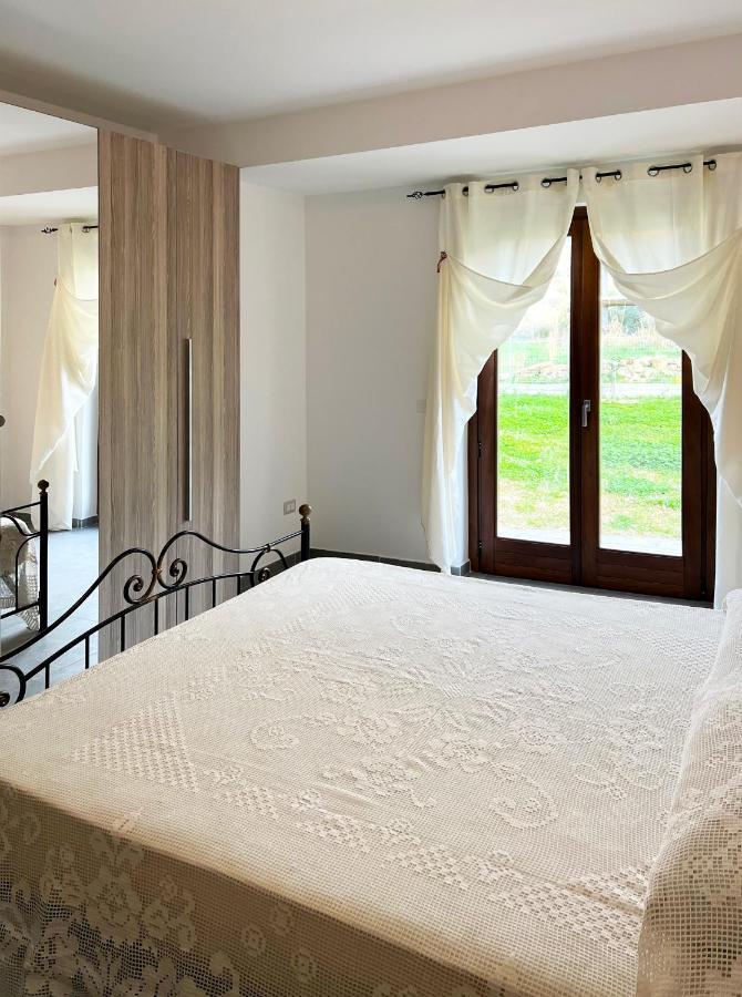 Country Holidays Residence Санта-Марія-ді-Кастеллабате Екстер'єр фото